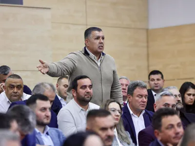 Grindeanu aruncă primarilor o mega-șpagă, în bătălia cu Bolojan: le va da pensiile speciale Foto: Facebook Sorin Grindeanu