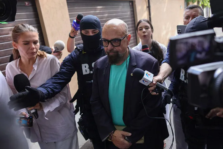 Piedone, interceptat când prevenea controlul ANPC (sursa: Inquam Photos/Octav Ganea)