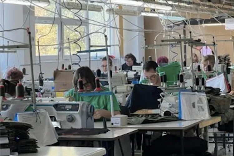 Veste antiglonț românești pentru trupe occidentale (sursa: ziaruldeiasi.ro)