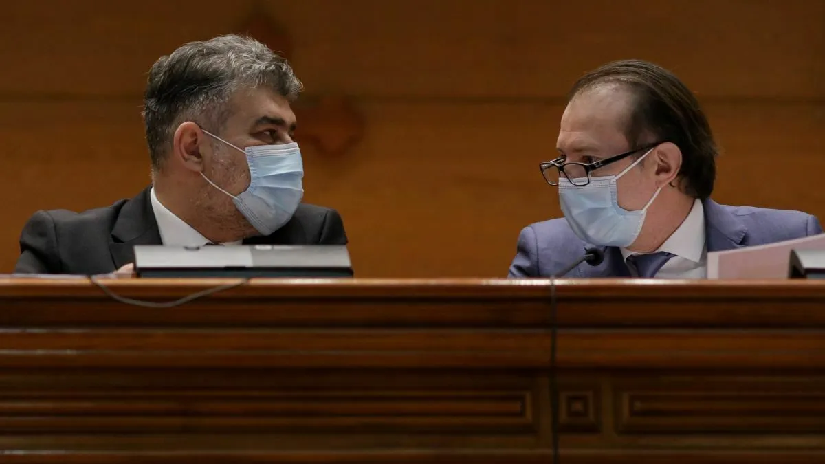 Scăderea accizei la carburanți, decisă de PNL și PSD. Florin Cîțu și Marcel Ciolacu ar fi bătut palma. Sursă imagine: Inquam Photos - Octav Ganea 
