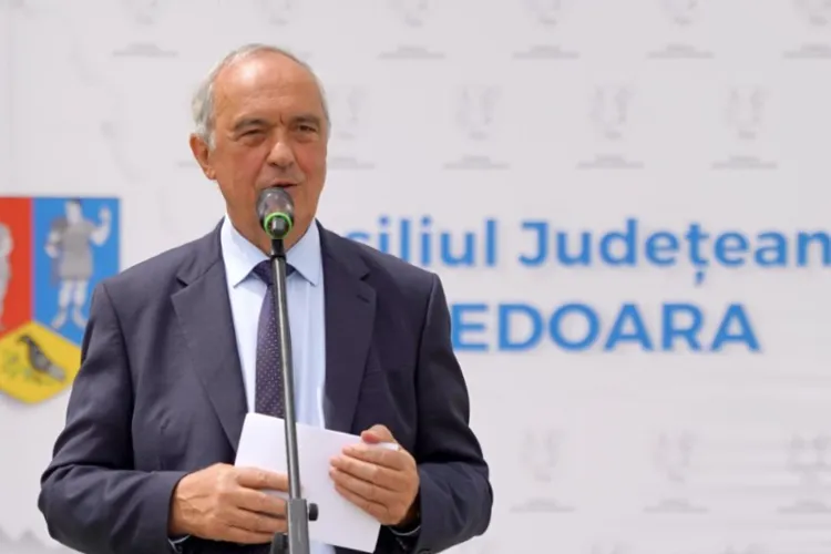 Șeful CJ Hunedoara, anturaj sub percheziții (sursa: Facebook/Nistor Laurențiu - Președintele Consiliului Județean Hunedoara)