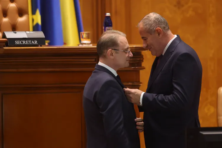 VIDEO Prisacariu și Marian discută, la podcastul „Cum e, de fapt?”, despre guvernul Luca Neacșulescu (sic!)