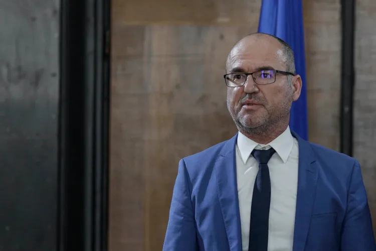 Președintele CSM, Grădinaru, bani la sacoșă (sursa: Inquam Photos/Octav Ganea)