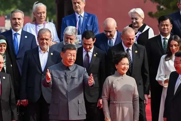 Adrian Năstase explică vizita din China (sursa: TASS)