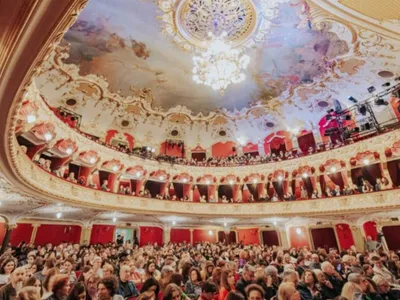 Scriitori celebri participă la FILIT Iași (sursa: ziaruldeiasi.ro)