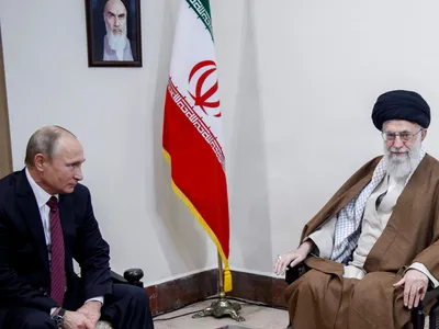 Putin l-a adus în Rusia pe noul ayatollah Khamenei, ca să-l protejeze de israelieni Foto: Kremlin.ru Putin și fostul ayatollah, Ali Khamenei, la Teheran, în 2017