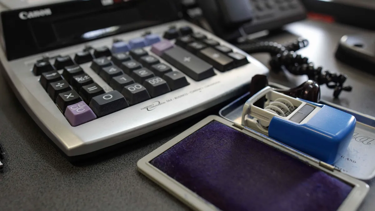 Cheltuielile cu salariile bugetarilor cresc mai rău ca în 2024 Foto: Inquam/Octav Ganea