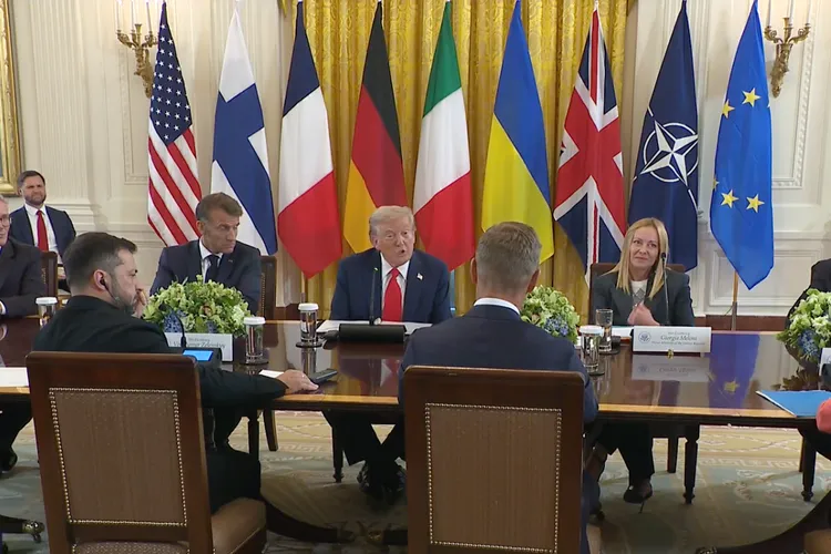 Trump, Zelenski, liderii europeni (Casa Albă) (sursa: Facebook/The White House)