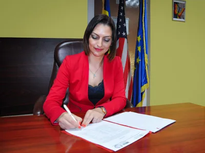 Probabil cel mai nesimțit salariu al unui manager de spital, încasat de o absolventă de Spiru Haret Foto: FocusPress.ro