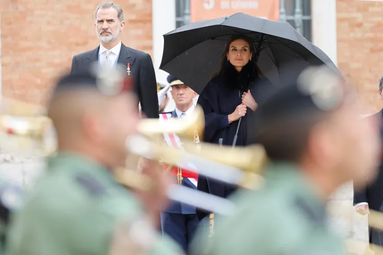 Soldații ucraineni au găsit mesajul: „Vă urez victoria”. Era mesajul reginei Letizia Foto: Casa Regală a Spaniei