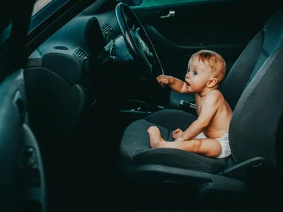 Copiii fără centură în mașină, pericol imens (sursa: Pexels/Helena Jankovičová Kováčová)