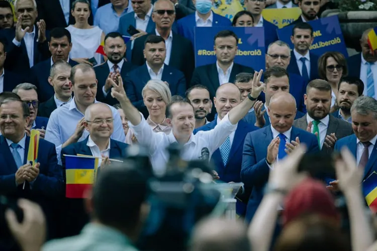 Echipa câștigătoare Cîțu pierde pe toate fronturile: șefia PNL, Ministerul Investițiilor și Proiectelor Europene, Senatul