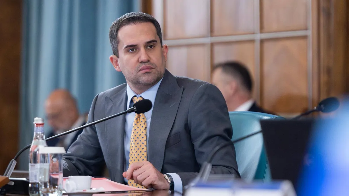 Ciocoismele ministrului Șerban: apartament RAAPPS, 83.000 de euro pe sedii parlamentare fantomă, transport decontat deși e plimbat de SPP (sursa: Facebook/Ciprian Serban)