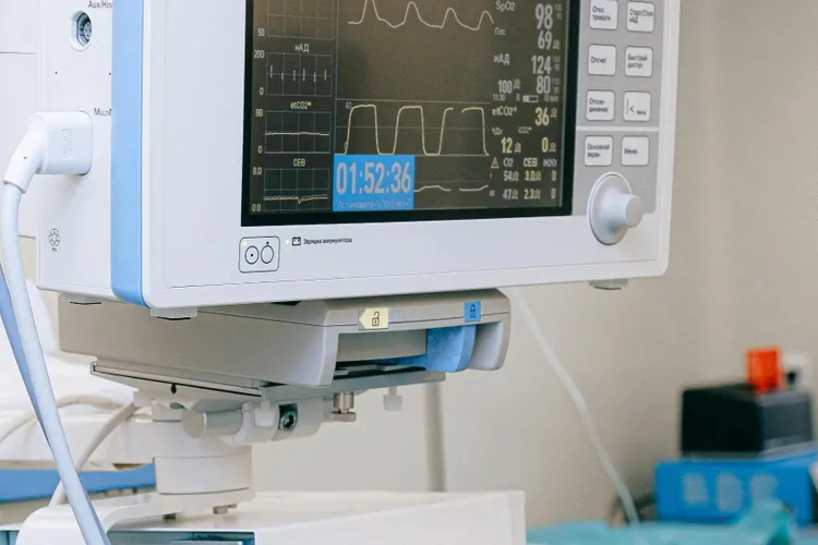 Percheziții la Spitalul „Bagdasar-Arseni” din Capitală (sursa: Pexels/Anna Shvets)