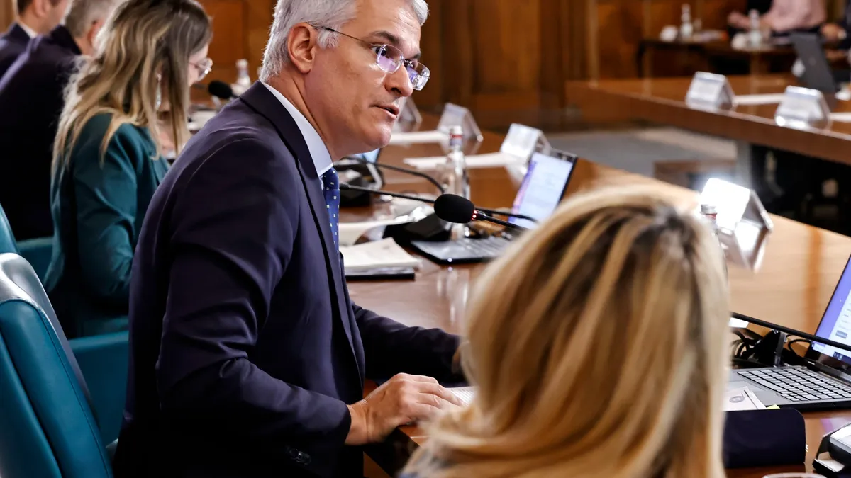 Pîslaru, ironii de la Guvern către PSD, de 1Mai: „Să muncim, nu să șobolănim cu moțiuni de cenzură” Foto: Facebook