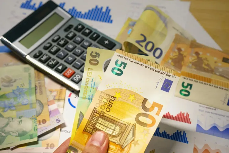 Dobânzile la creditele ipotecare scad în 2026 (sursa: Pexels/Jakub Zerdzicki)