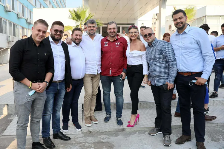 În timp ce Ciolacu anunță, la TV, oprirea angajărilor la stat, ministrul PSD Rafila mai vrea un secretar de stat Foto: Facebook TSD