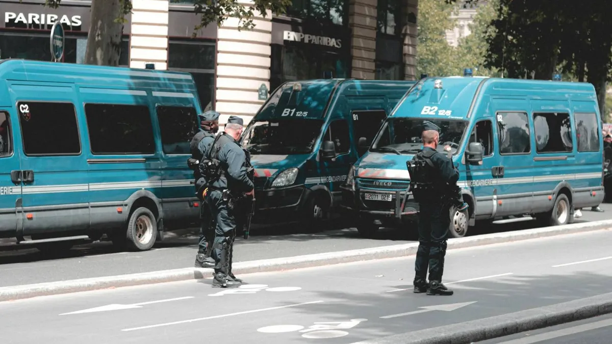 Adolescent francez arestat, plănuia atentate jihadiste (sursa: Pexels/Mathias Reding)