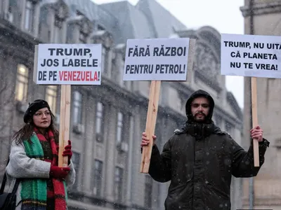 Fiica Elenei Lasconi, „bolșevică”, manifestație pro-Venezuela în Piața Universității împreună cu colegi din Partidul Socialist Român (sursa: Facebook/Alexandru Cusca)