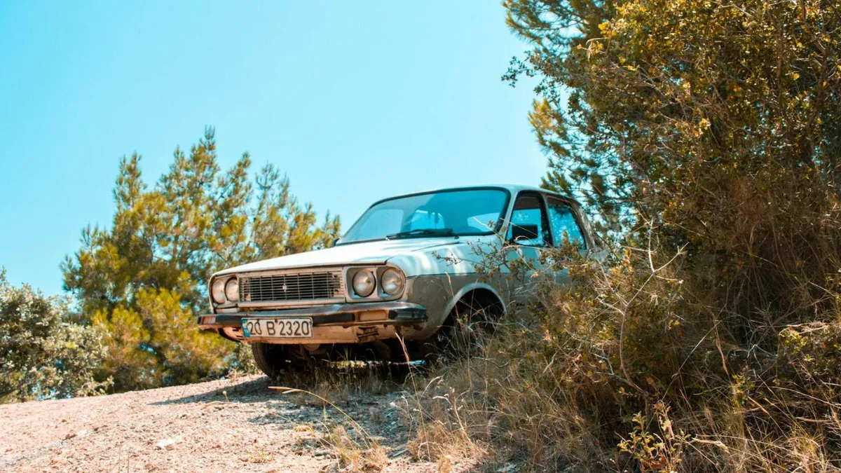 Ecotaxă pentru mașinile vechi, din iulie (sursa: Pexels/Thomas Ronveaux)