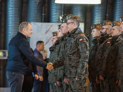 Serviciile poloneze de securitate au neutralizat o dronă aflată deasupra clădirilor guvernamentale Foto: Facebook Donald Tusk