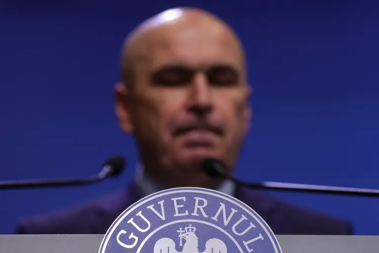 Guvernul Bolojan poate supraviețui peste 45 de zile, demiterea, doar prin moțiune Foto: Inquam/Octav Ganea