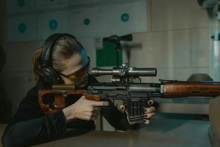 Mii de arme ilegale, eliminate din circuit (sursa: Pexels/Tima Miroshnichenko)