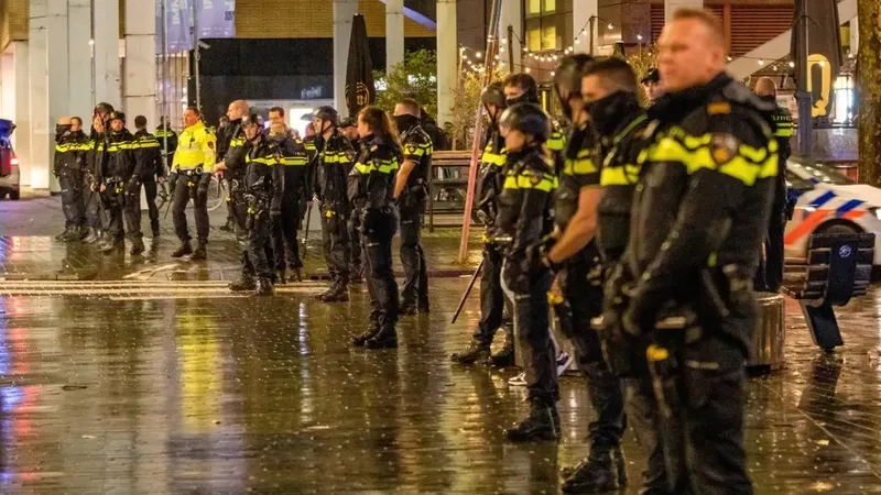 O instanţă condamnă poliţia din Bruxelles Foto: Twitter