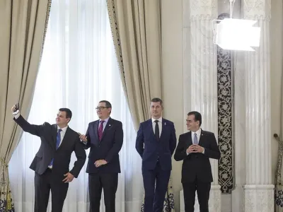 Un fost premier PNL și un fost premier PSD îndeamnă guvernul Bolojan să privatizeze Foto: Inquam/Octav Ganea