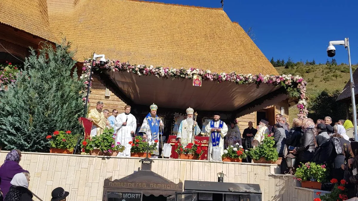 Mitropolia Basarabiei cere autorităților române să retragă cetățenia ierarhilor filoruși: în fotografie, episcopul filorus Ioan Moșneguțu slujind Sfânta Liturghie în Mănăstirea Dorna Arini din județul Suceava Foto: mitropolia.md