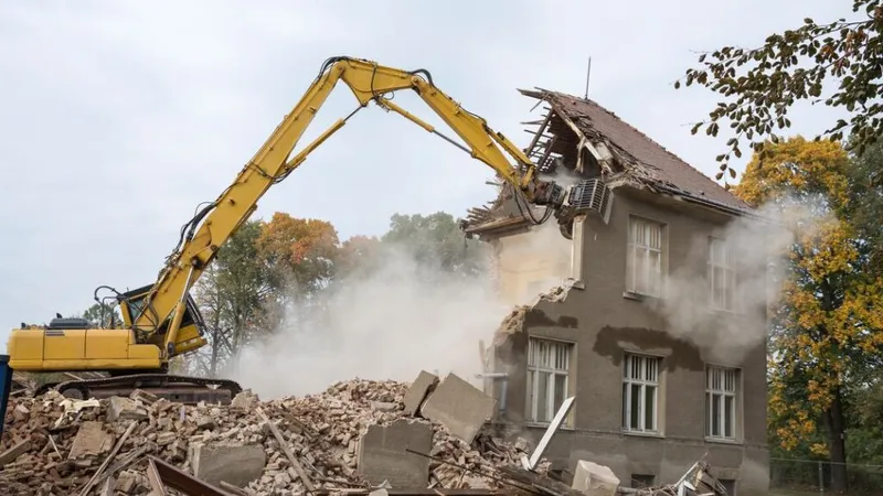 O casă frumoasă poate fi demolată? (sursa: ziaruldeiasi.ro)