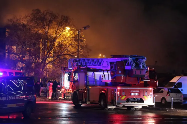 Bucureștiul, măturat de un vânt puternic (sursa: Facebook/ISU Bucuresti-Ilfov)