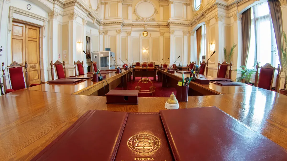 Judecătorii CCR amână din nou Legea privind pensiile speciale ale magistraților Foto: CCR
