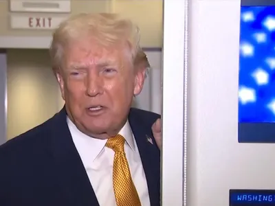 Trump reia ideea anexării Groenlandei (sursa: YouTube/Forbes Breaking News)