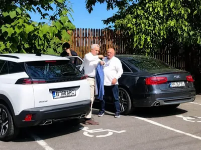 VIDEO Călin Georgescu, filmat când parca nu pe un loc rezervat persoanelor cu handicap, ci pe două