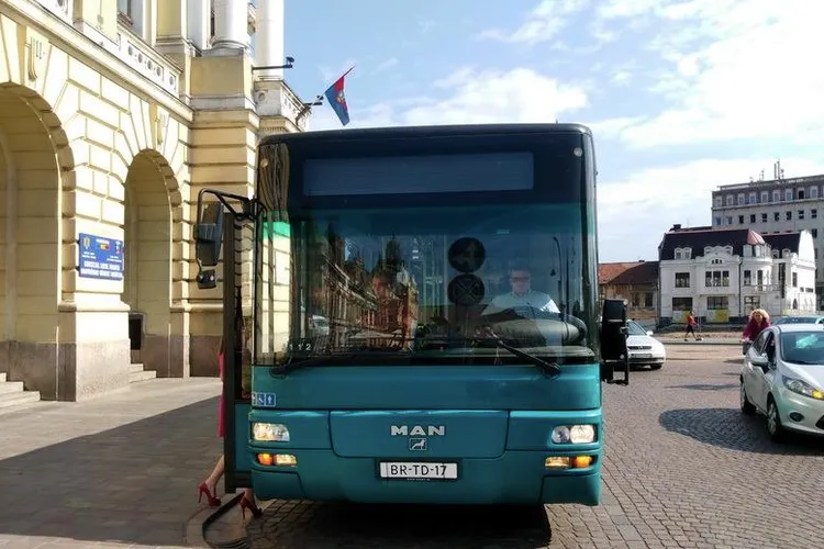 România, "cimitirul" autobuzelor vechi din Europa (sursa: ebihoreanul.ro)