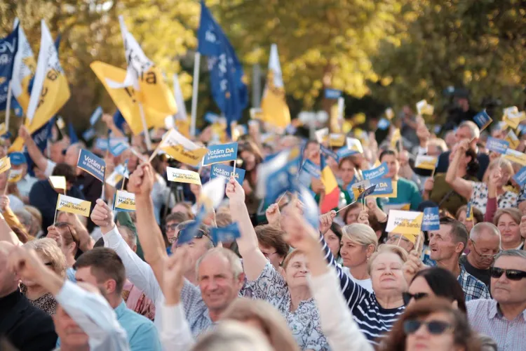 Moldovenii votează pentru despărțirea de Rusia (sursa: Facebook/Maia Sandu)
