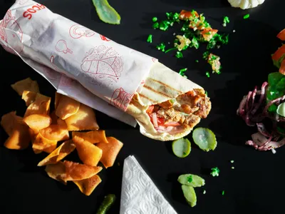 Shaorma, preferință culinară la Iași (sursa: Pexels/HamZa NOUASRIA)