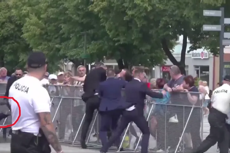 Momentul șocant al împușcării premierului slovac Fico Foto: Captură video