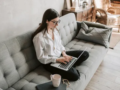 Magazine online, vulnerabilități grave de securitate (sursa: Pexels/Vlada Karpovich)