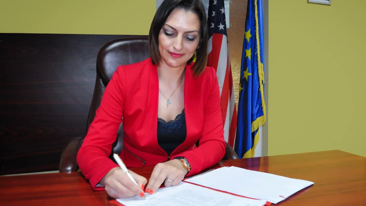 Probabil cel mai nesimțit salariu al unui manager de spital, încasat de o absolventă de Spiru Haret Foto: FocusPress.ro