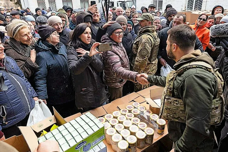 Comportament jenant al presei străine, la Bucha Foto: Twitter