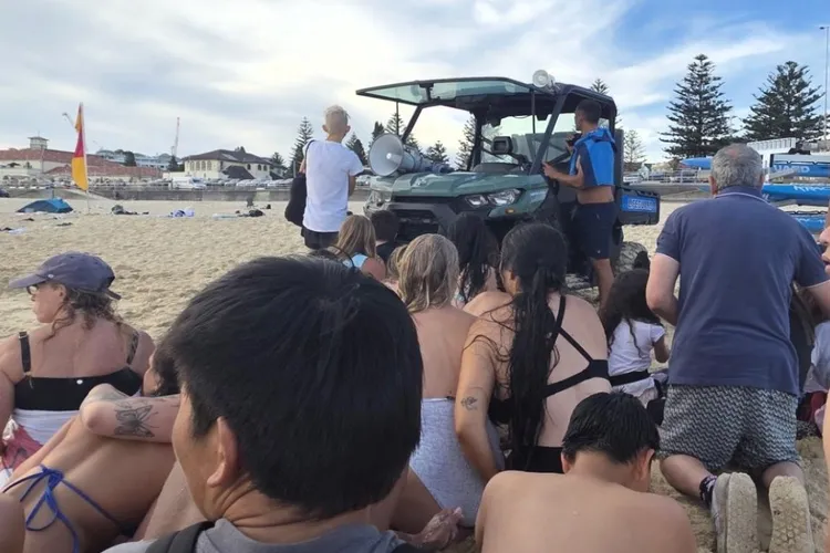 Atac armat antisemit la Sydney (sursa: X/Daniel Sinnott)