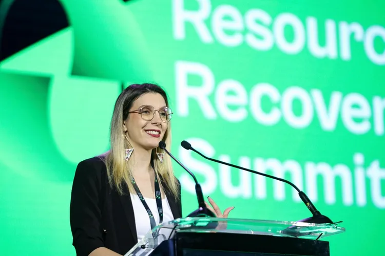 Reprezentanții Ministerului Mediu în conducerea RetuRO SGR iau câte 90.000 de lei anual ca să închidă ochii (sursa: Facebook/Ministerul Mediului)