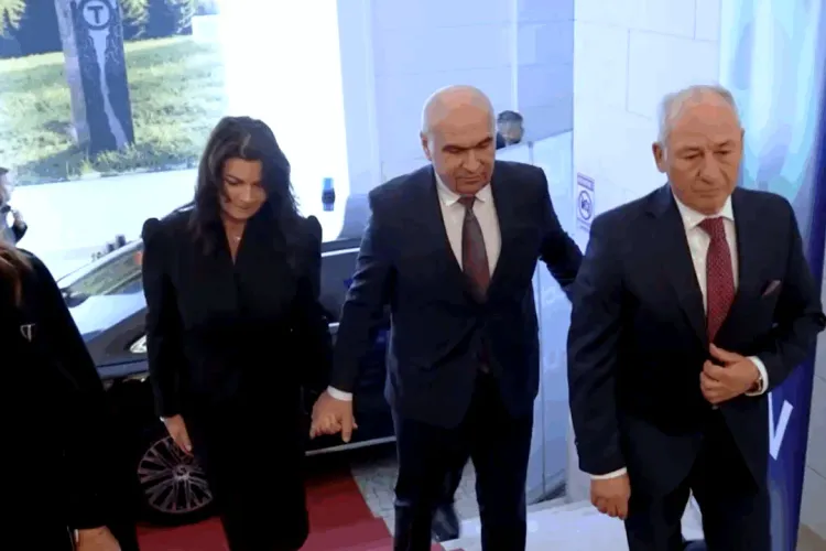 Premierul Ilie Bolojan are acum soție, potrivit Ioanei Dogioiu (sursa: gandul.ro)