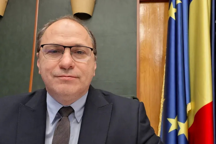 Ministrul Educației cere ca profesorii să fie mai exigenți cu elevii, dar nu are soluții pentru problemele cadrelor didactice