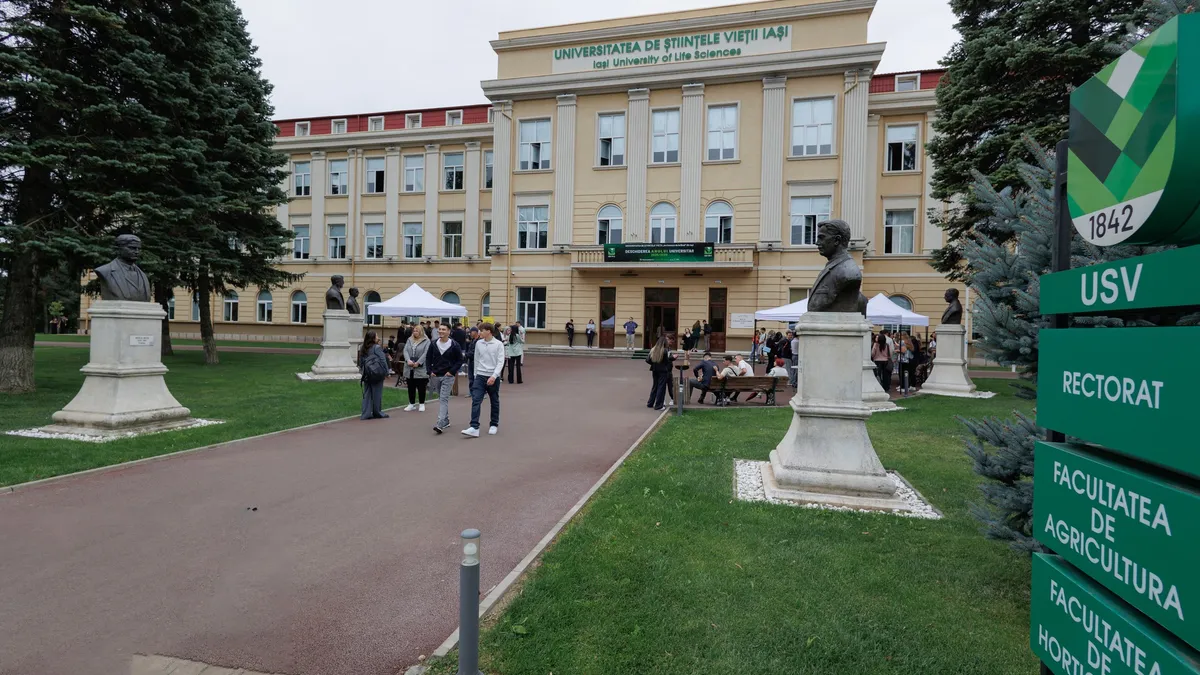 Profesor universitar, acuzat de glume deocheate și abuzuri (sursa: Facebook/Universitatea de Ştiinţele Vieții „Ion Ionescu de la Brad” Iaşi )