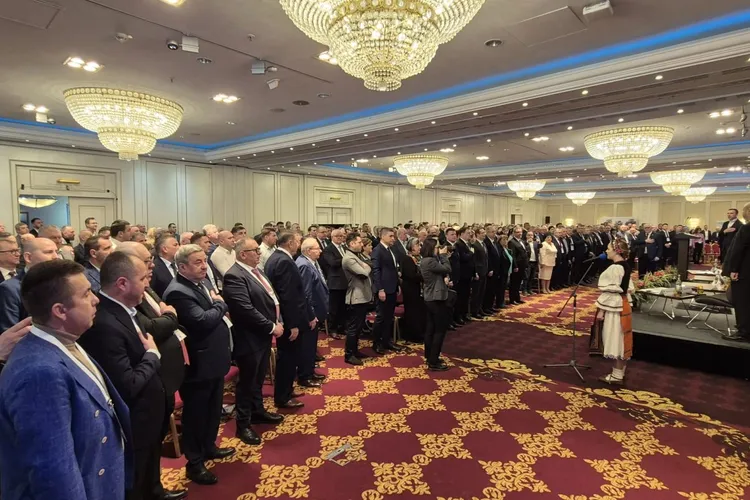 Primarii din Botoșani au învățat de la magistrați: dau statul în judecată pentru salarii mai mari Foto: ACOR