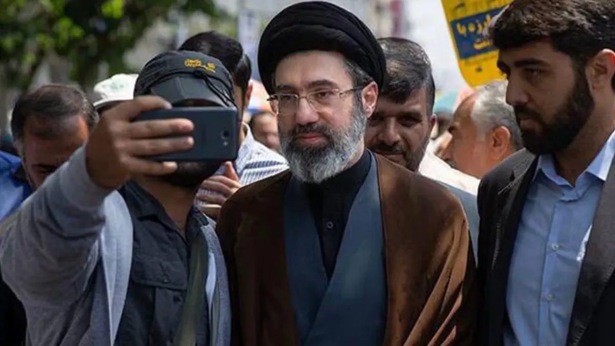 Liderul Iranului, Mojtaba Khamenei, ar fi homosexual (sursa: iranitl.com)
