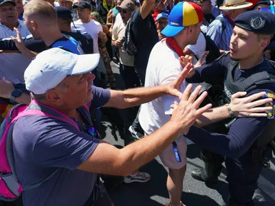 Amenzi pentru protestele anti-guvernamentale ale "suveraniștilor" (sursa: Inquam Photos/Tudor Pană)
